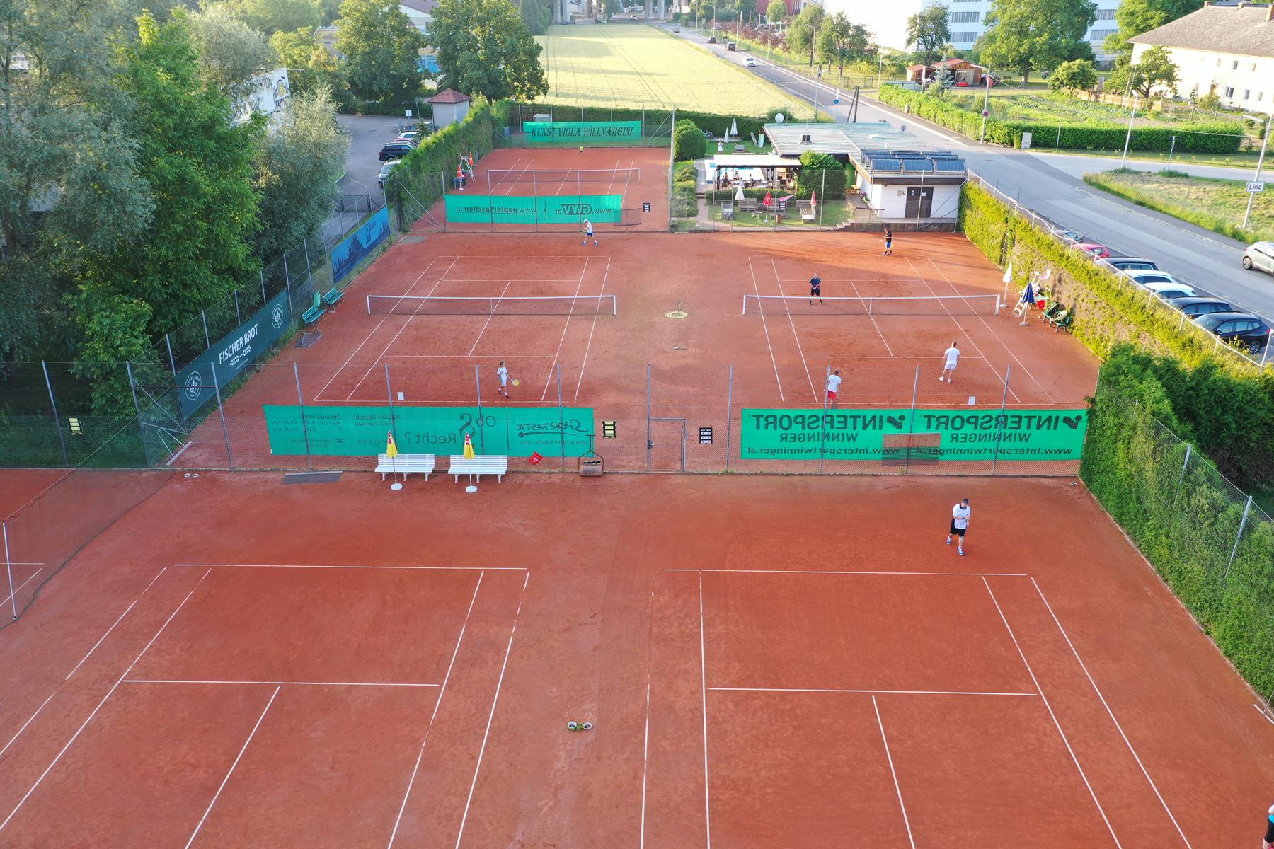 6 Tennisplätze